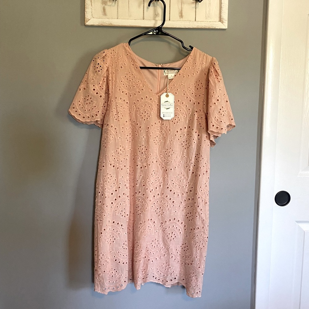 Knee length puff sleeve pink dress